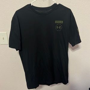 Under Armour men’s medium tshirt